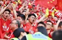 开云下载-关于足球热浪袭来，全球球迷热情高涨万分的信息