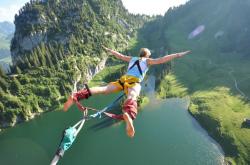 开云体育-当深圳的雨遇见休斯顿的风，哈登如何在大场面中定义唯一