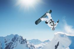 开云体育APP下载-双重战场，广东险胜深圳之夜，保罗在排名争夺战中接管比赛