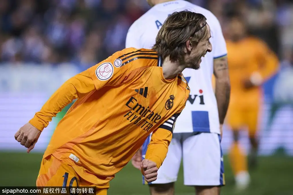 包含阿根廷绝地反击皇马，罗本高光表现的词条