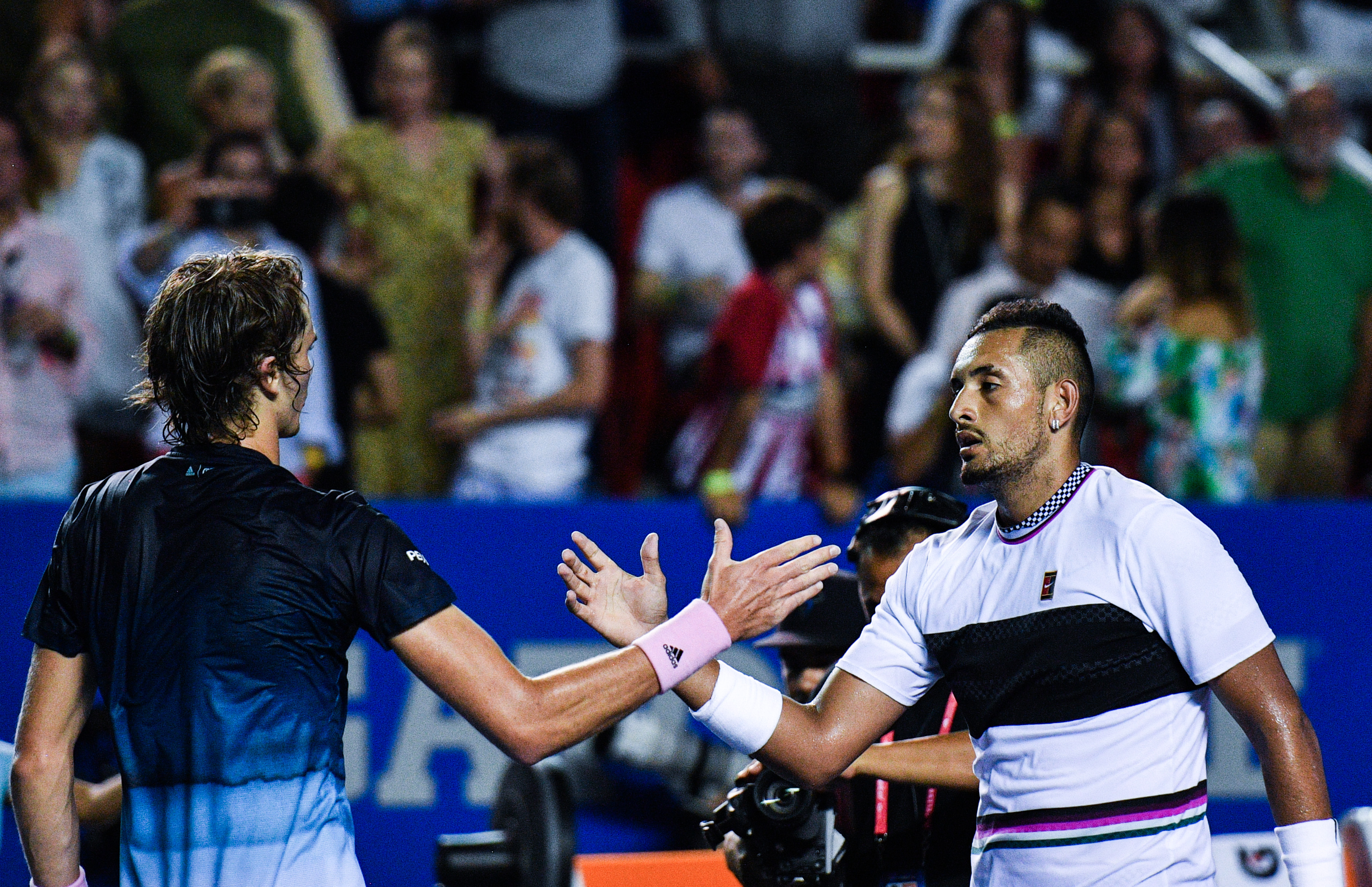 包含美国网球队险胜西班牙网球队，克耶高斯送出助攻的词条