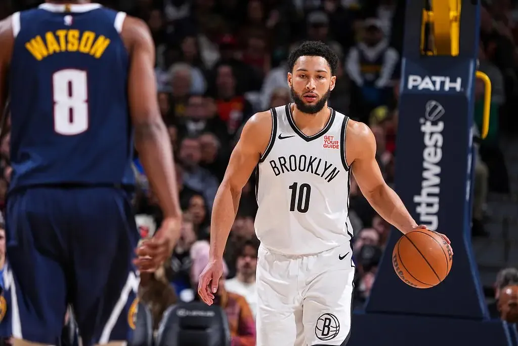 包含湖人B队爆冷塞尔维亚男篮，西蒙斯惊艳世界的词条