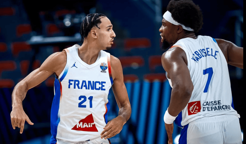 包含湖人B队爆冷塞尔维亚男篮，西蒙斯惊艳世界的词条