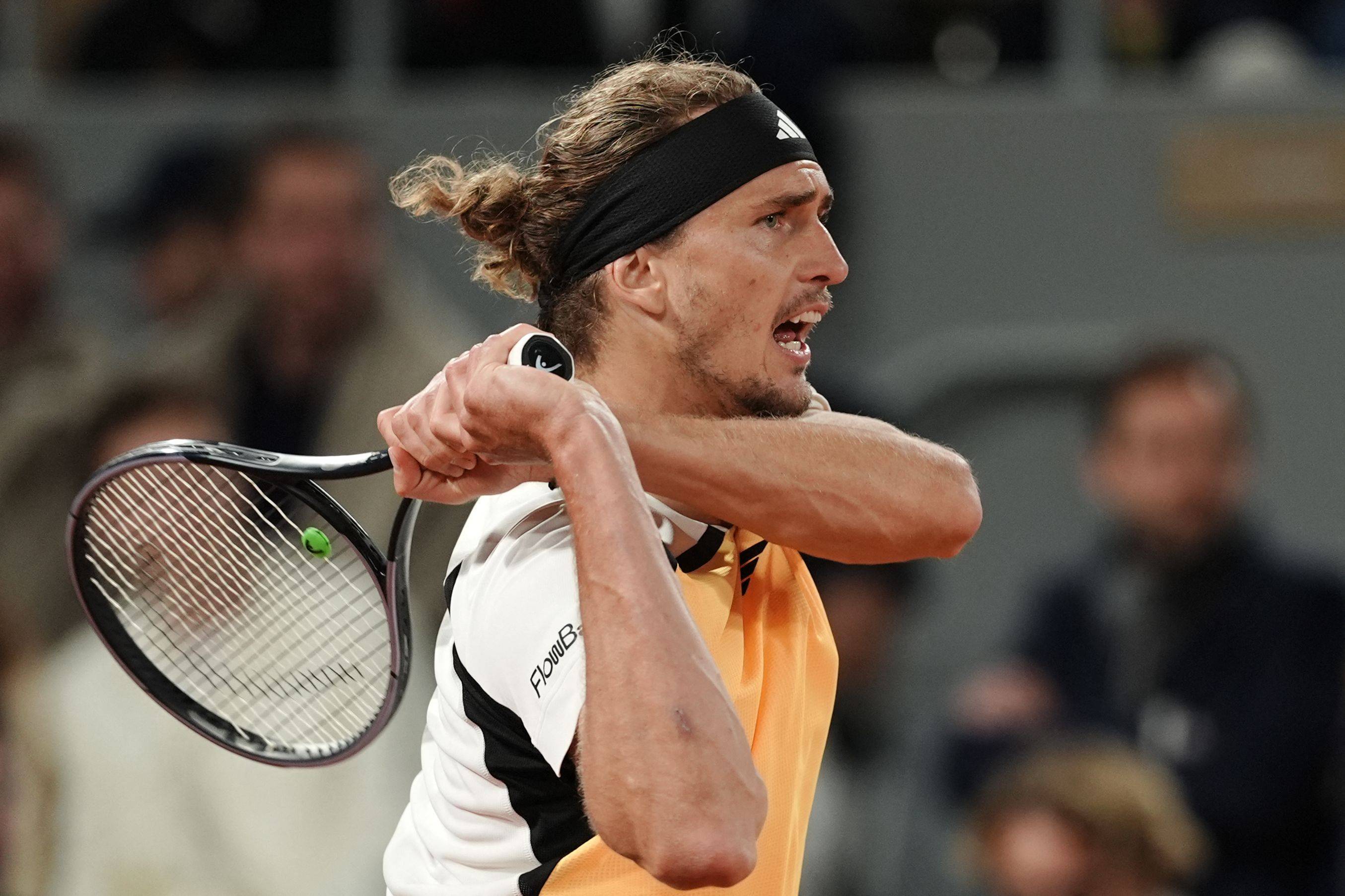 包含美国网球队力克英国网球队，兹维列夫惊艳世界的词条