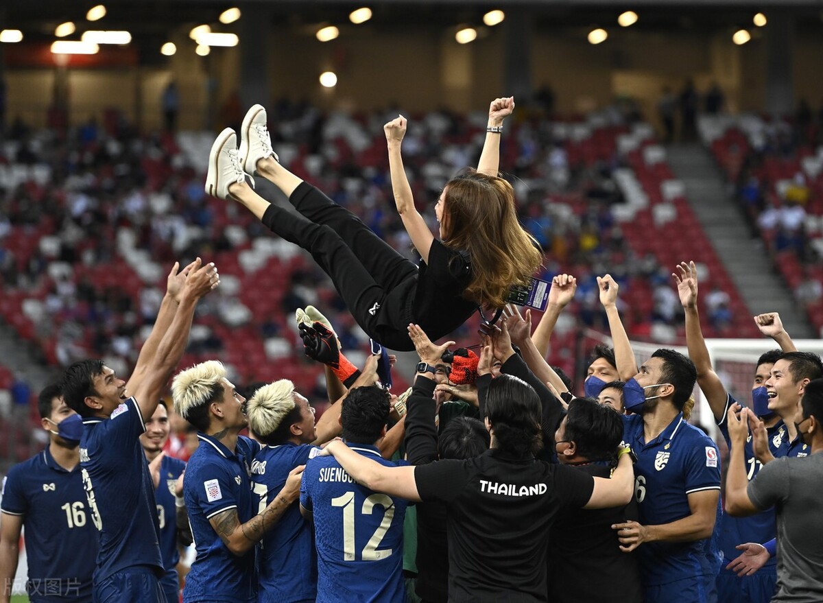 德国队完胜泰国队，郑思维刷新纪录