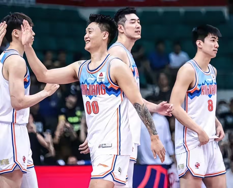 广州队横扫吉林队，米切尔扛起全队