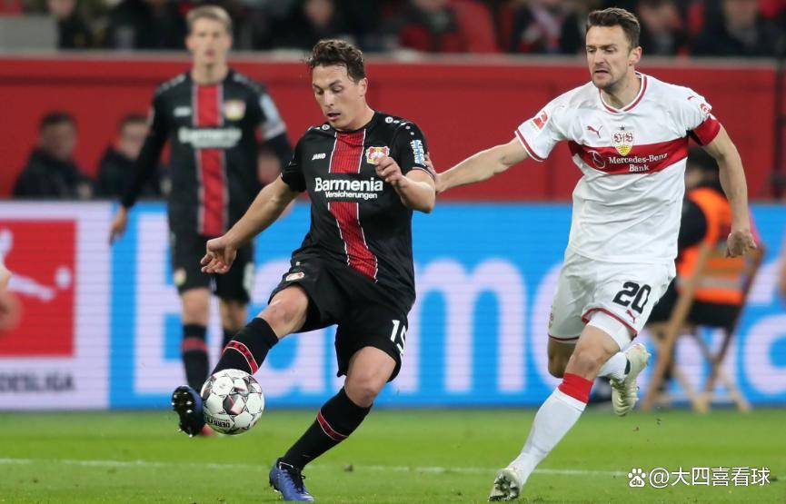 包含比勒费尔德主场大胜美因茨，稳固领先优势的词条