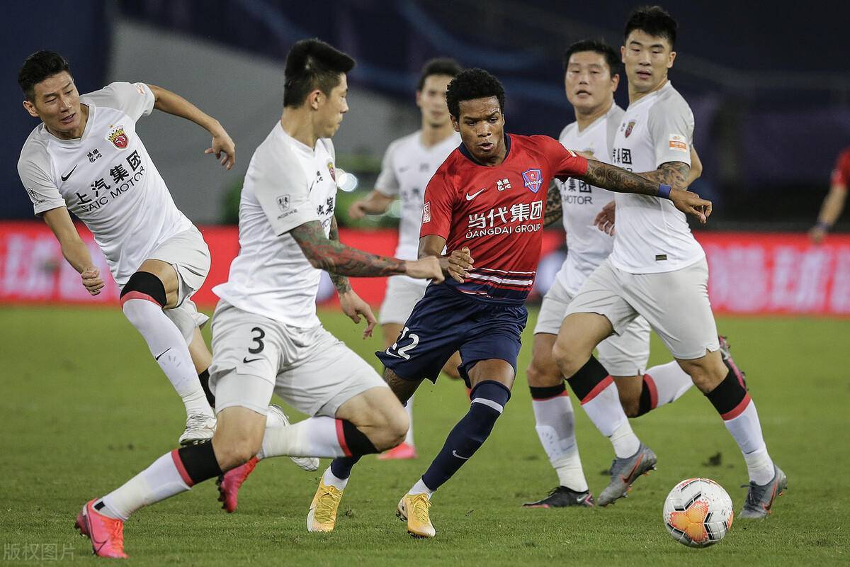 包含球队重组布局新赛季，振奋粉丝期待的词条