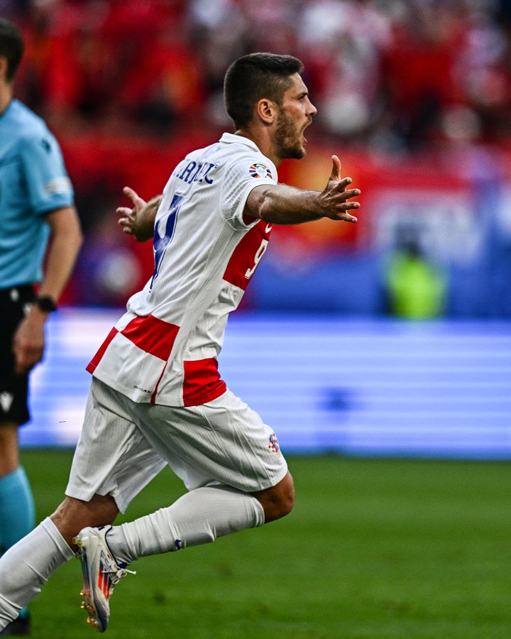 波兰女足比赛中，克罗地亚队表现抢眼