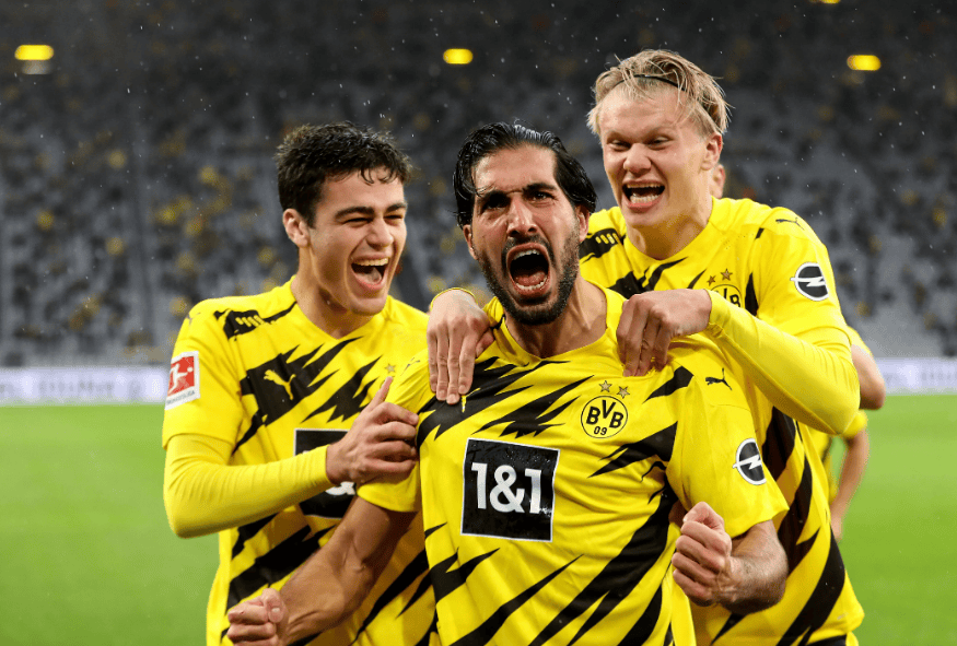 多特蒙德大胜那不勒斯，赢得胜利