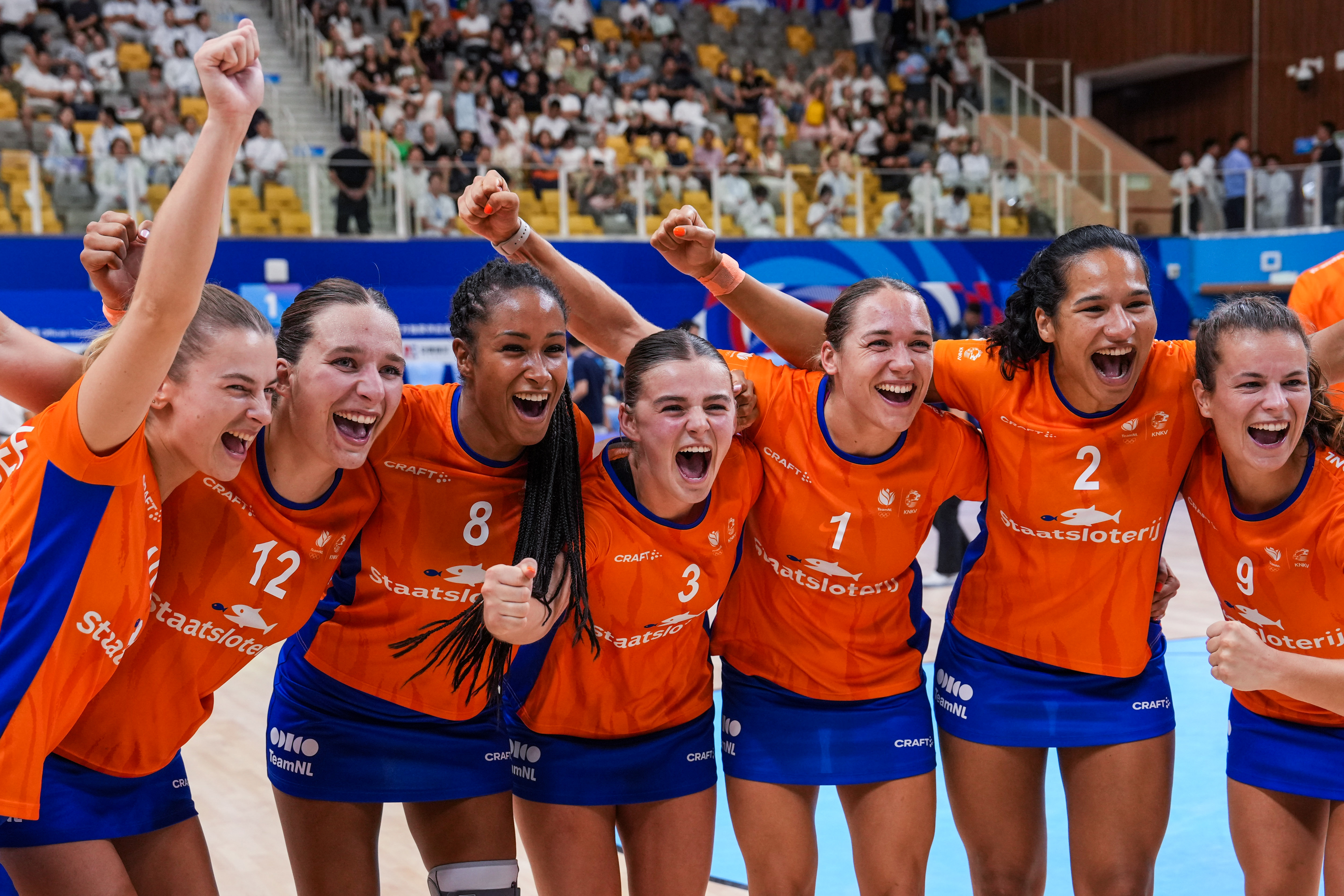 荷兰代表团在自行车赛中夺得冠军