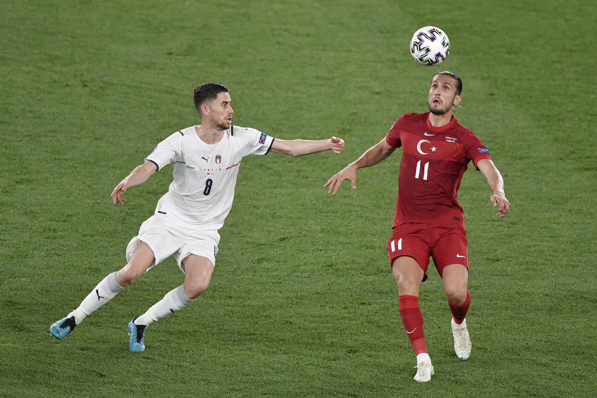 荷兰横扫巴黎，若日尼奥扛起全队的简单介绍