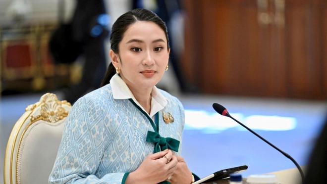 包含泰国羽毛球队翻盘日本羽毛球队，陶菲克制霸全场的词条