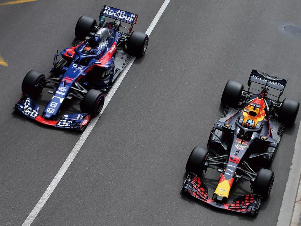 关于梅赛德斯轻取威廉姆斯，佩雷兹统治全场的信息