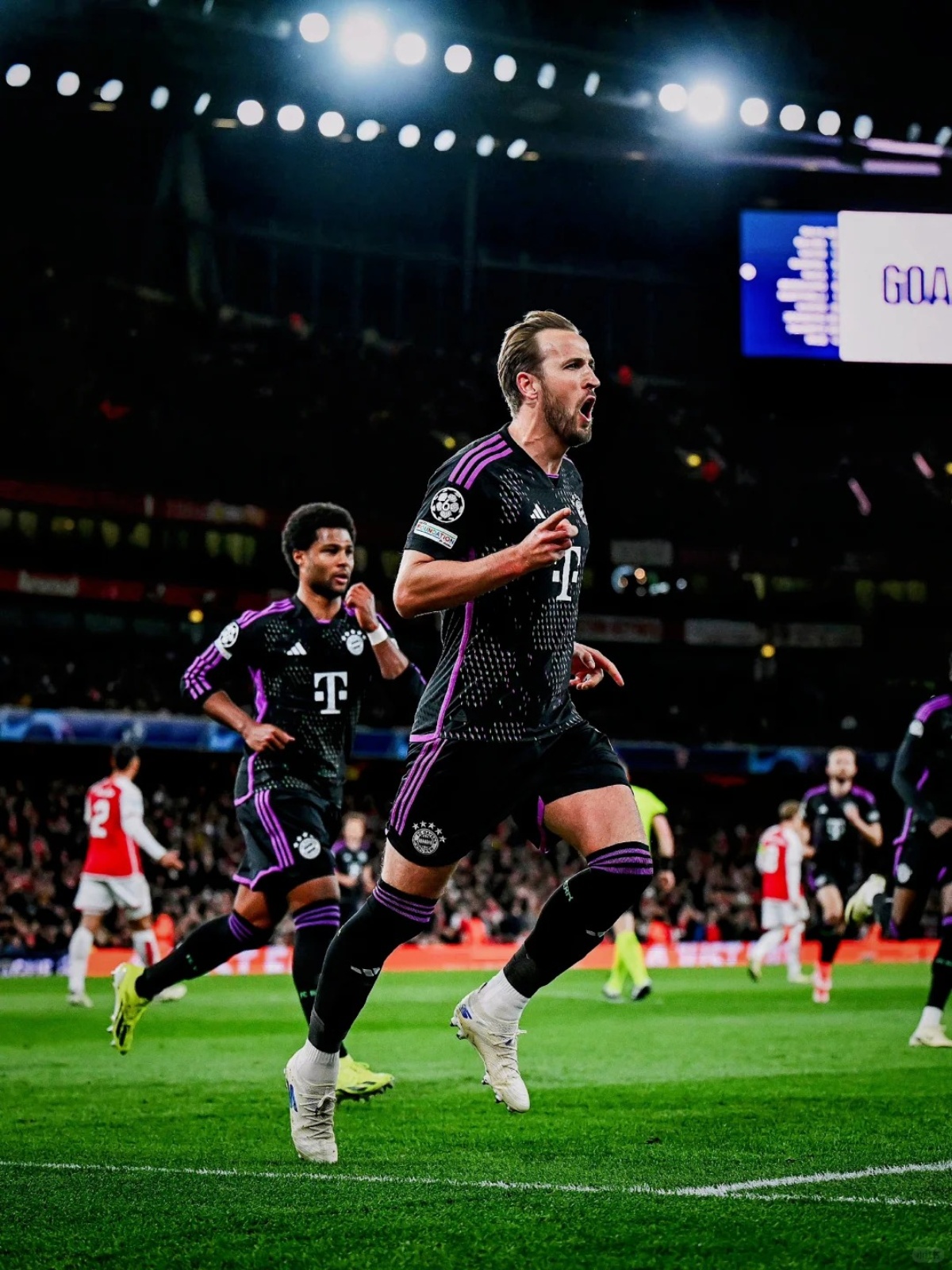 拜仁横扫挪威，格纳布里统治全场