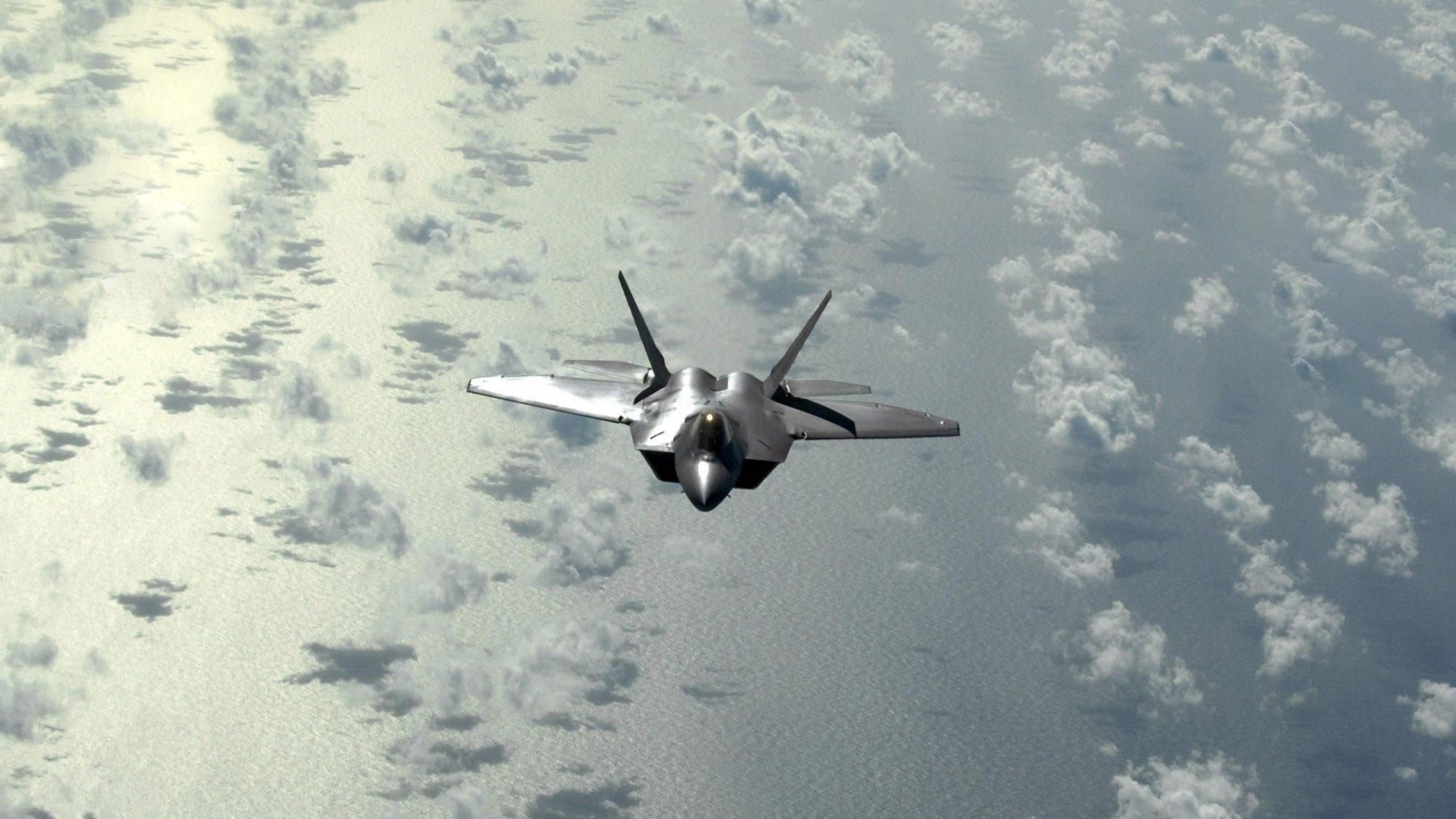 跨越时空的统治力，湖人主场力克黄蜂，米切尔西甲德比上演王者时刻