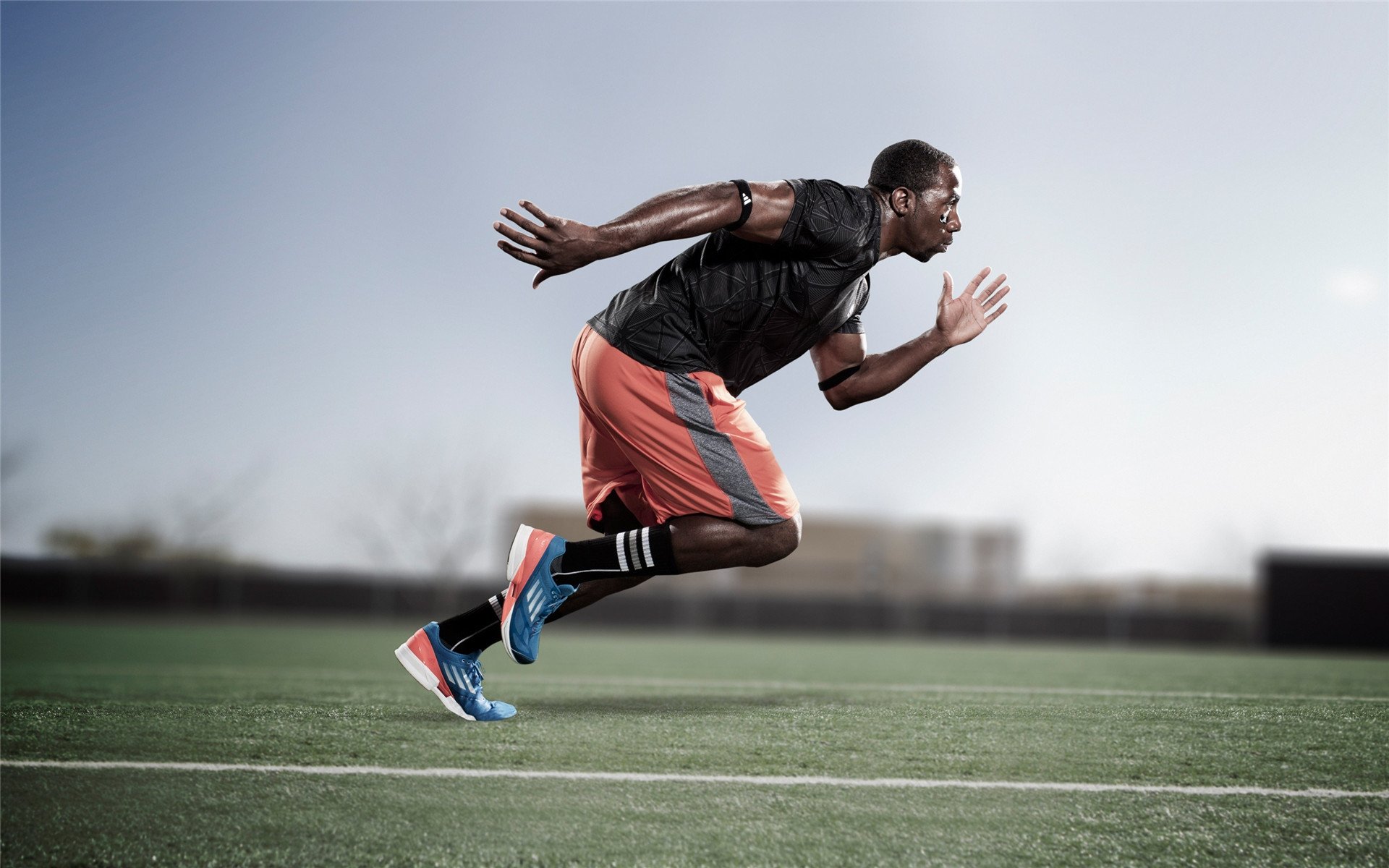 红牛踏平南美高原，拉什福德英超封神，足球世界的平行传奇