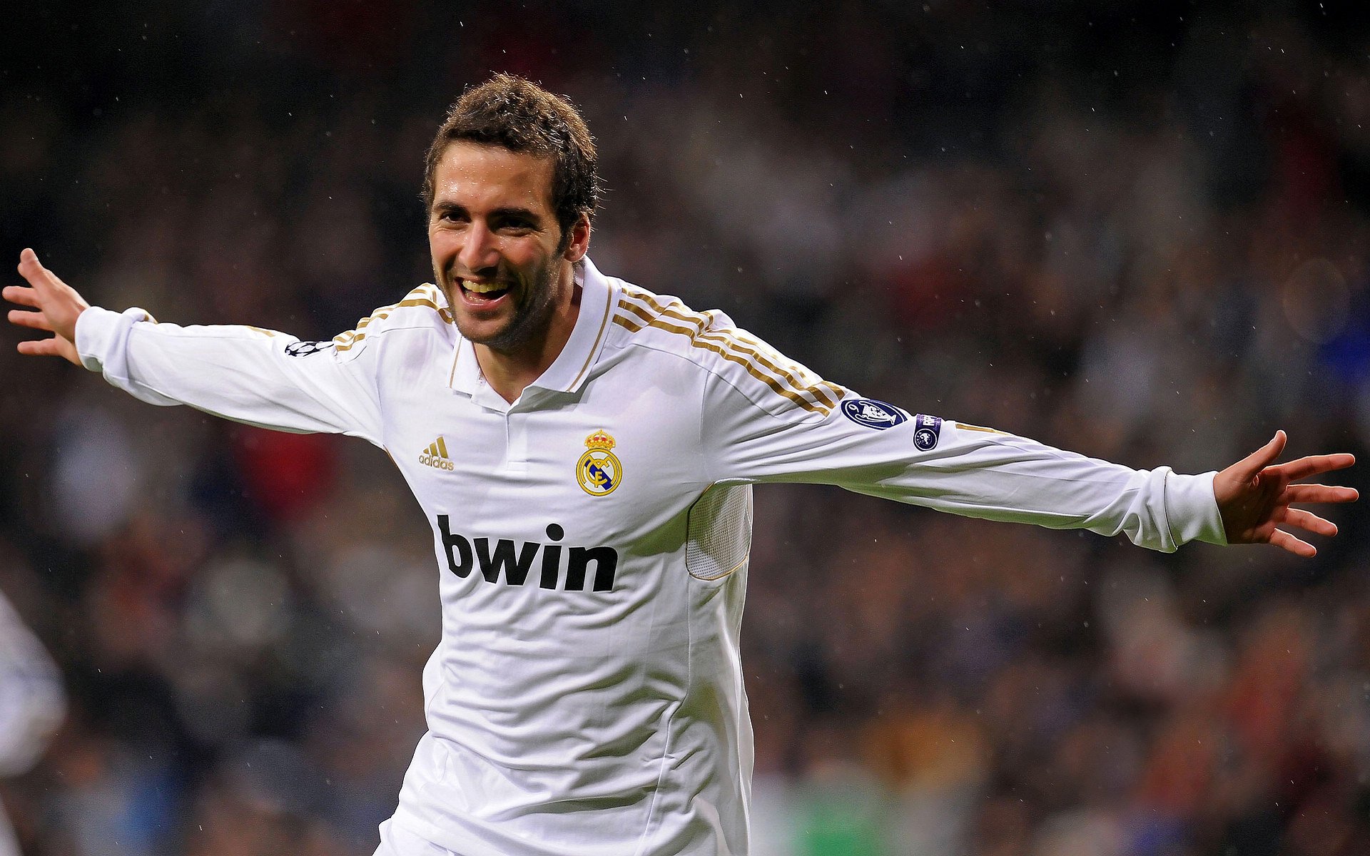 街道狂飙与篮球绝杀,速度与耐力的双重奏