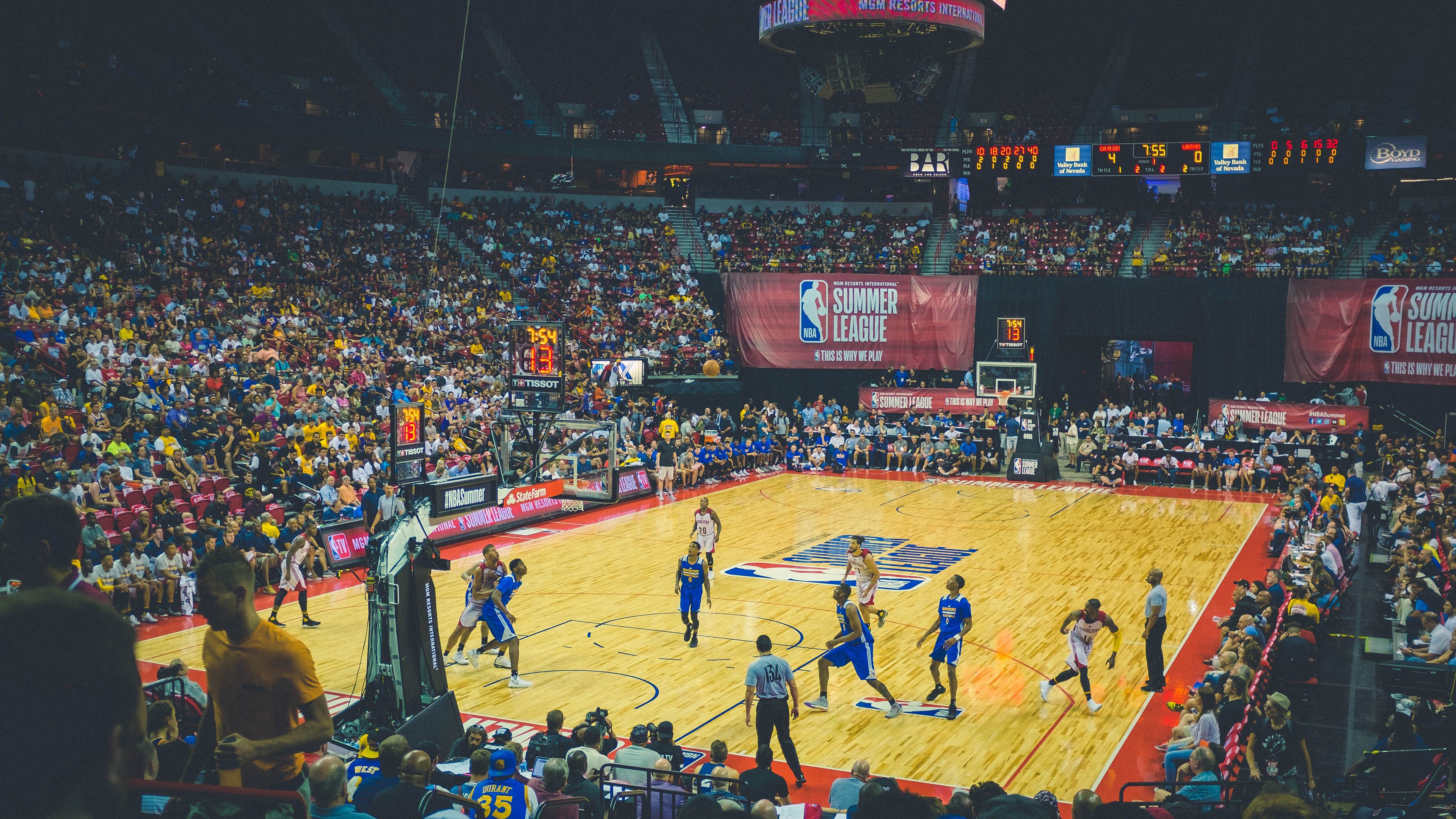 从戴维斯杯险胜到ATP总决赛封王，兹维列夫的大心脏高光时刻